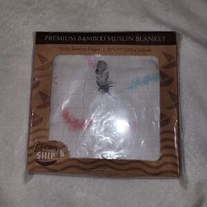 New Bamboo Premium Lightweight Muslin Baby Blanket with Feather Design.